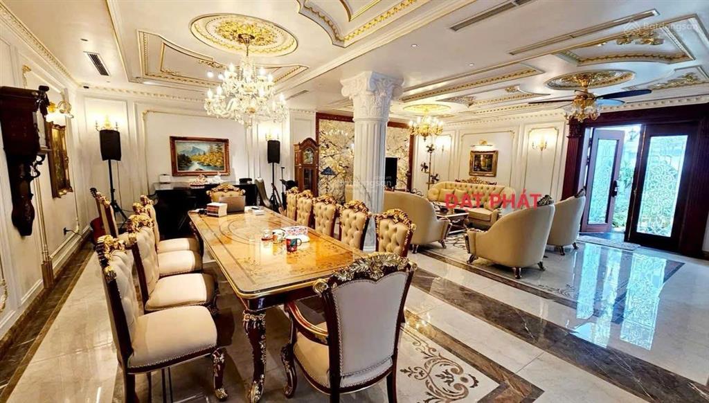 Bán gấp biệt thự vườn đào, xây mới đẹp, 2 mặt tiền, cạnh lotte. 396m2 x 6tầng  giá 314 tỷ.