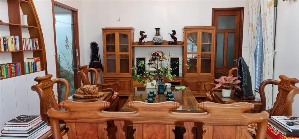 Chính chủ bán biệt thự vườn đào  lô góc  view vườn hoa. 186m2 x 5t mt25m  giá 154 tỷ.
