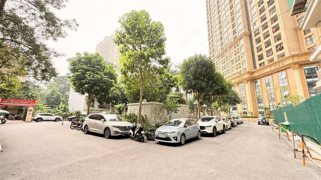 Chính chủ bán biệt thự vườn đào  lô góc  view vườn hoa. 186m2 x 5t mt25m  giá 154 tỷ.