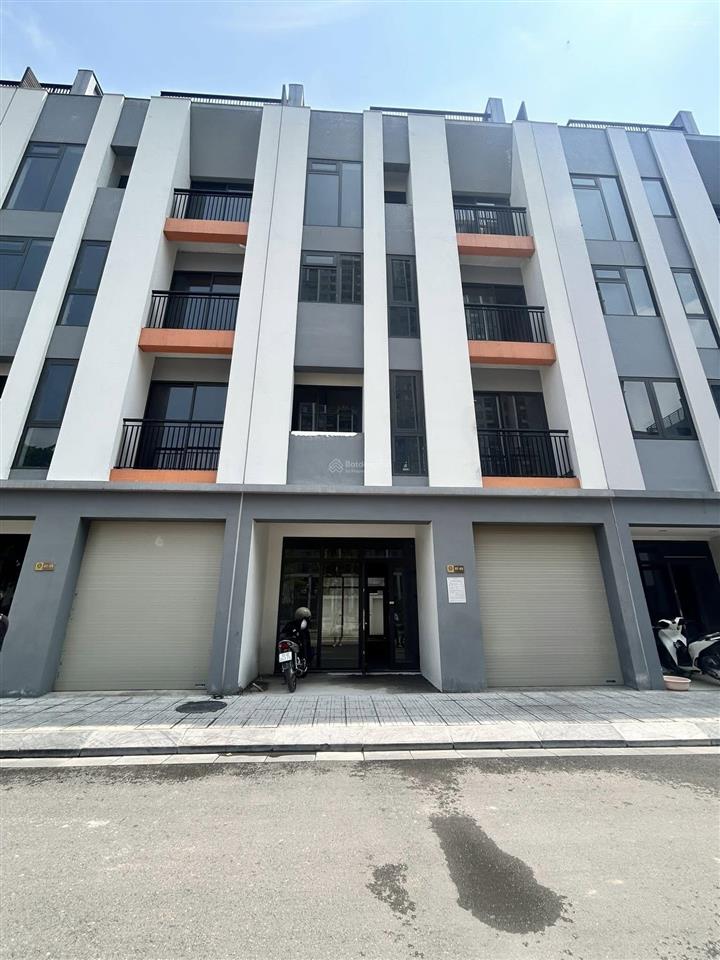 Chính chủ bán suất ngoại giao hoàng thành pearl, view vườn hoa. 109m2 x 6tmt7m  giá 46 tỷ.