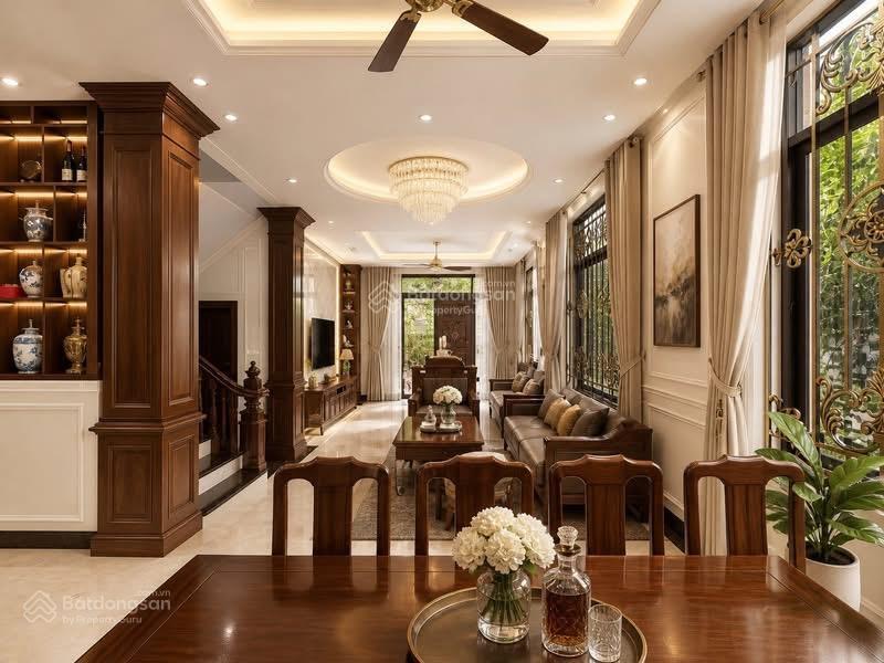 Chính chủ bán biệt thự sân vườn rẻ nhất kđt mỹ đình. 200m2 x 4t  mt10m  giá hơn 50 tỷ.