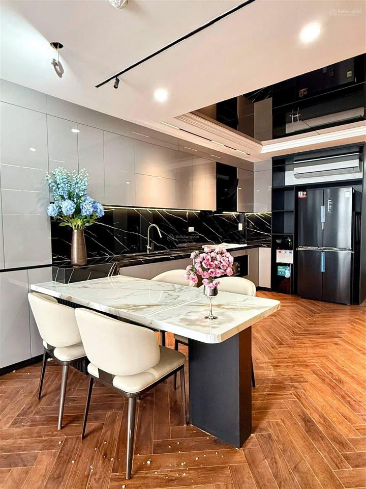 Siêu rẻ, bán gấp biệt thự mỹ đình, ô tô dừng đỗ ngày đêm. 150m2 giá chỉ hơn 30 tỷ.