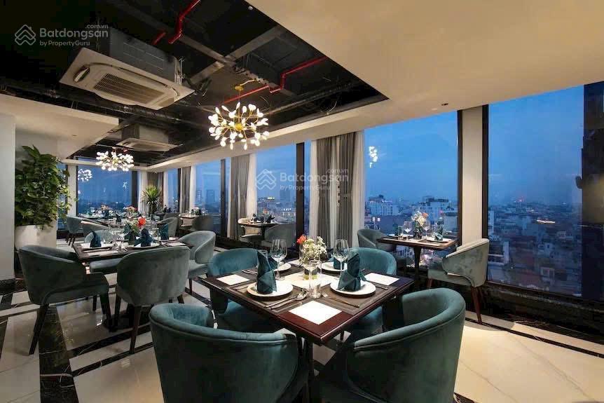 Bán gấp khách sạn 5 sao giữa phố cổ, view hồ gươm  dòng tiền 80tỷ/năm. 520m2  giá 1.350 tỷ