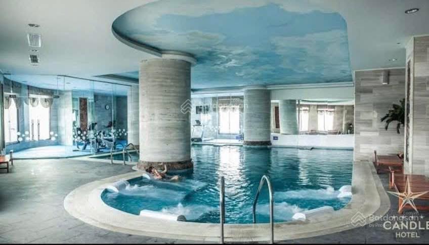 Bán toà khách sạn 4 sao đẳng cấp  doanh thu 100 tỷ/năm. diện tích 2250m2  giá bán 999 tỷ