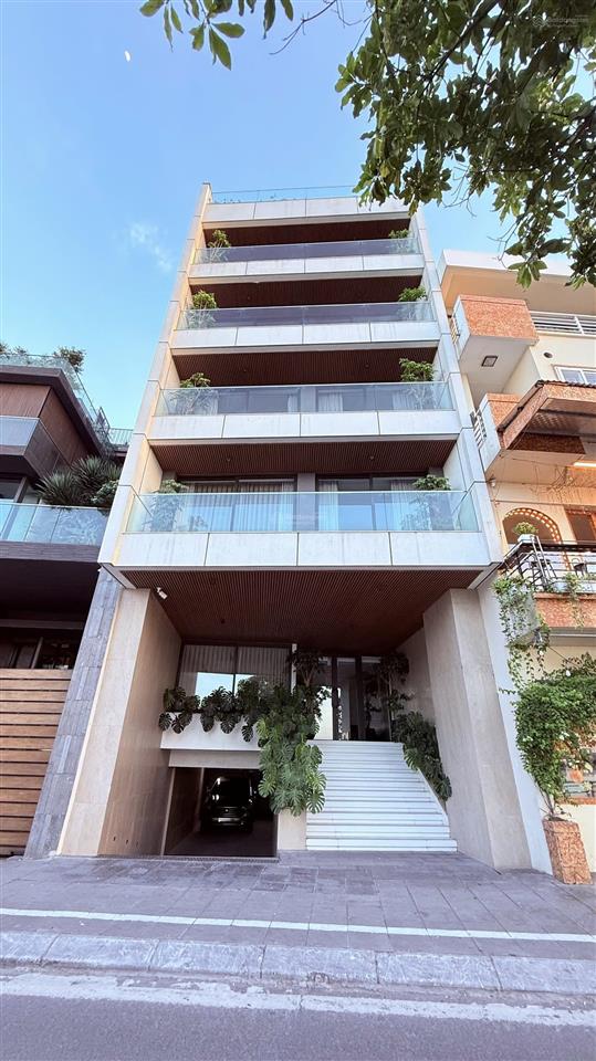 Bán nhà mặt phố nguyễn đình thi, lô góc 3 mặt thoáng. 6 tầng thang máy. 145m2 mt11m  giá 220tỷ.