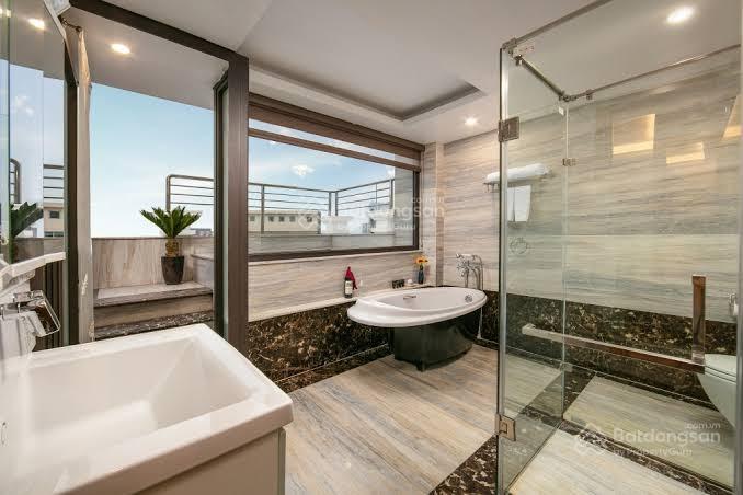 Bán khách sạn 4 sao phố bảo khánh, dòng tiền 48 tỷ/năm. 138m² x 10t  mt 8m  giá hơn 400 tỷ