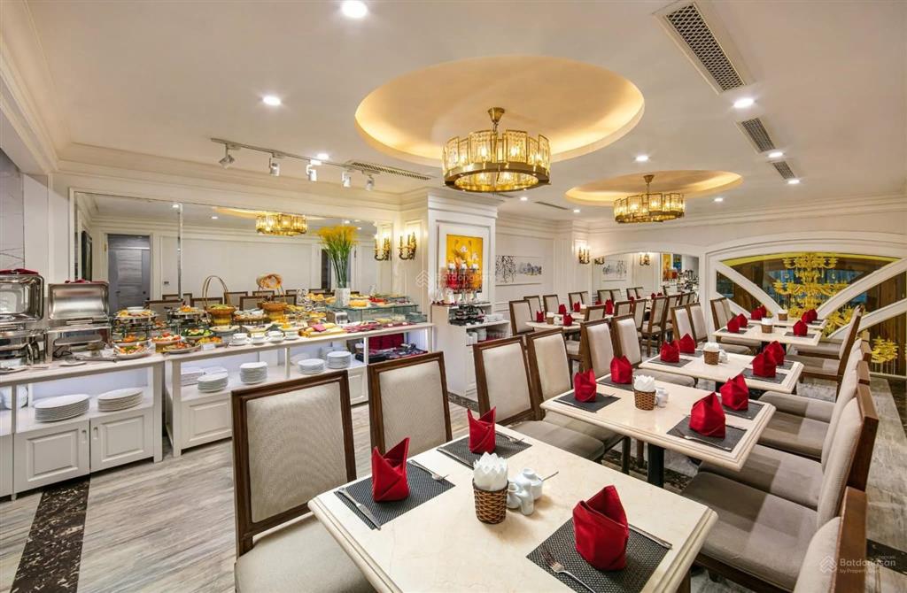 Bán khách sạn 4 sao phố bảo khánh, dòng tiền 48 tỷ/năm. 138m² x 10t  mt 8m  giá hơn 400 tỷ
