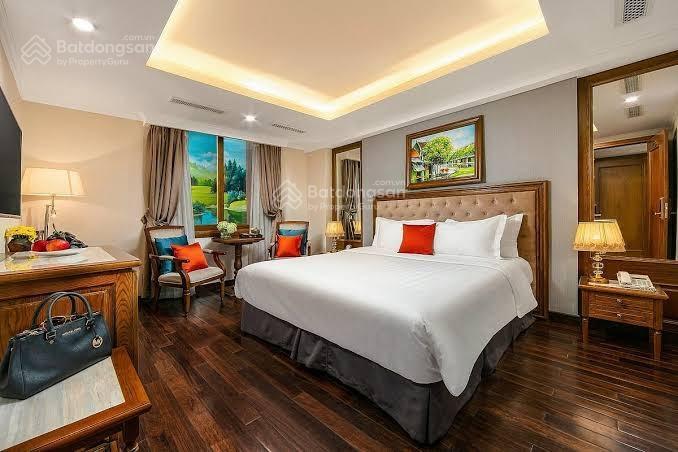 Bán khách sạn 4 sao phố bảo khánh, dòng tiền 48 tỷ/năm. 138m² x 10t  mt 8m  giá hơn 400 tỷ