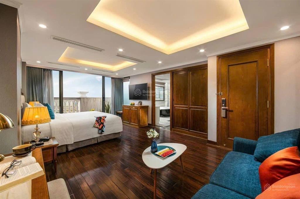 Bán khách sạn 4 sao phố bảo khánh, dòng tiền 48 tỷ/năm. 138m² x 10t  mt 8m  giá hơn 400 tỷ