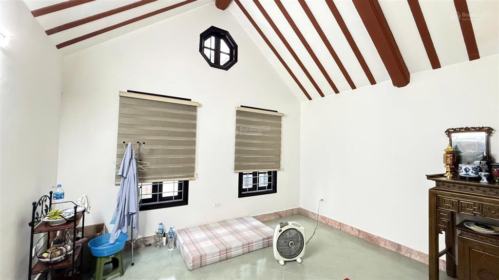 Gia đình cần bán gấp nhà phân lô phố nguyên hồng, vỉa hè ô tô dừng đỗ. 50m2 x 5tầng  mt5m  30 tỷ.