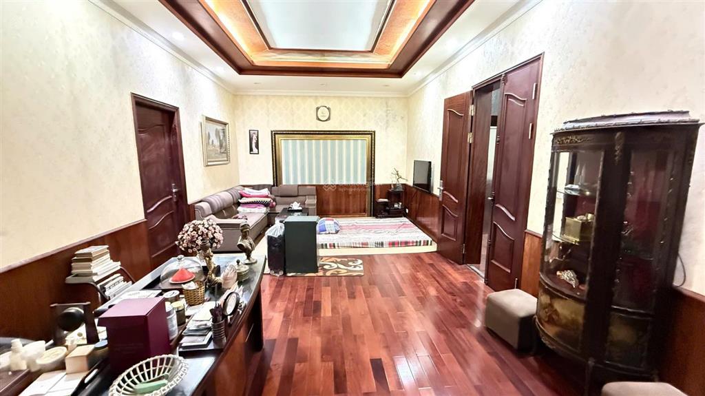 Tòa nhà phố nguyên hồng, lô góc siêu đẹp. 90m2 x 7t thang máy, mt15m, giá hơn 50 tỷ.