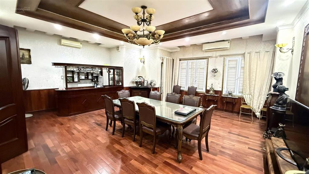 Tòa nhà phố nguyên hồng, lô góc siêu đẹp. 90m2 x 7t thang máy, mt15m, giá hơn 50 tỷ.