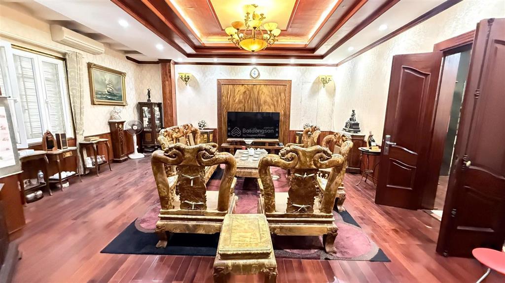 Tòa nhà phố nguyên hồng, lô góc siêu đẹp. 90m2 x 7t thang máy, mt15m, giá hơn 50 tỷ.