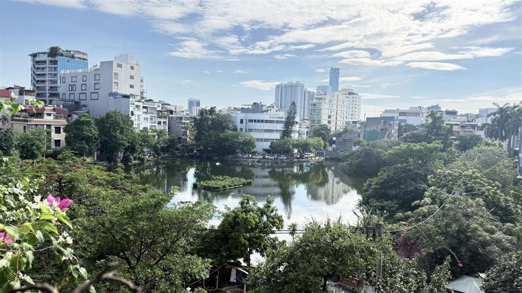 Bán gấp nhà view hồ bảy gian, đội cấn, lô góc, nhà đẹp ở ngay. 64m² x 4t  mt9m  giá bán 18 tỷ.