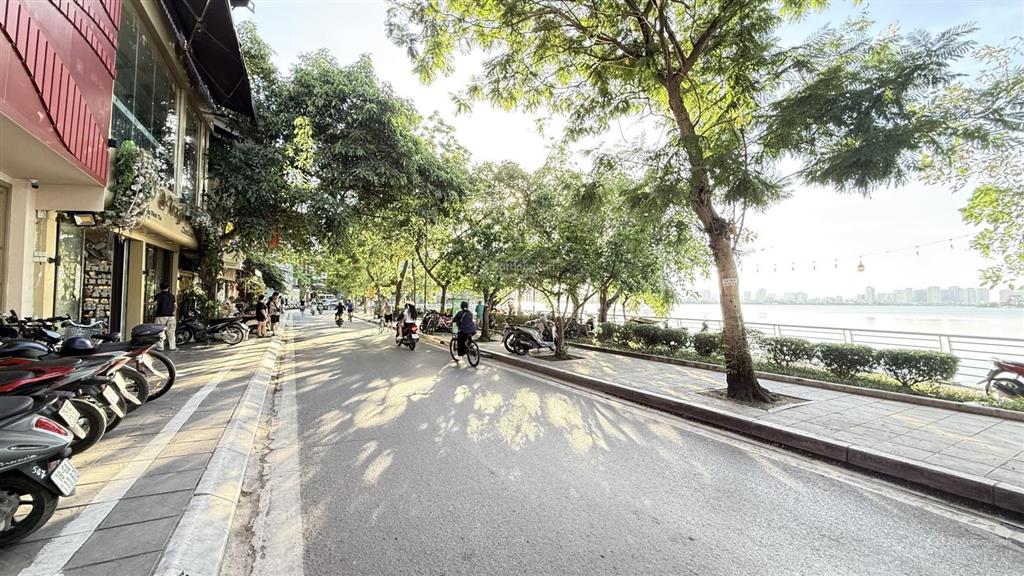 Chính chủ bán nhà mặt phố nguyễn đình thi, 2 mặt trước sau. 8 tầng. 150m2 mt12m  giá 230 tỷ.
