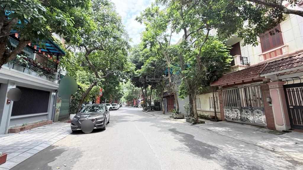 Chính chủ bán gấp biệt thự mặt phố mễ trì hạ, vỉa hè kinh doanh đỉnh cao. 195m² giá hơn 80 tỷ.