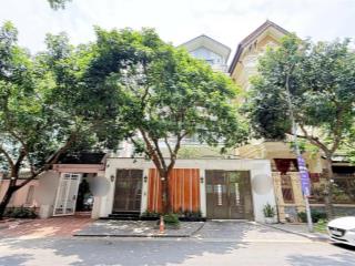 Chính chủ bán gấp biệt thự mặt phố mễ trì hạ, vỉa hè kinh doanh đỉnh cao. 195m² giá hơn 80 tỷ.