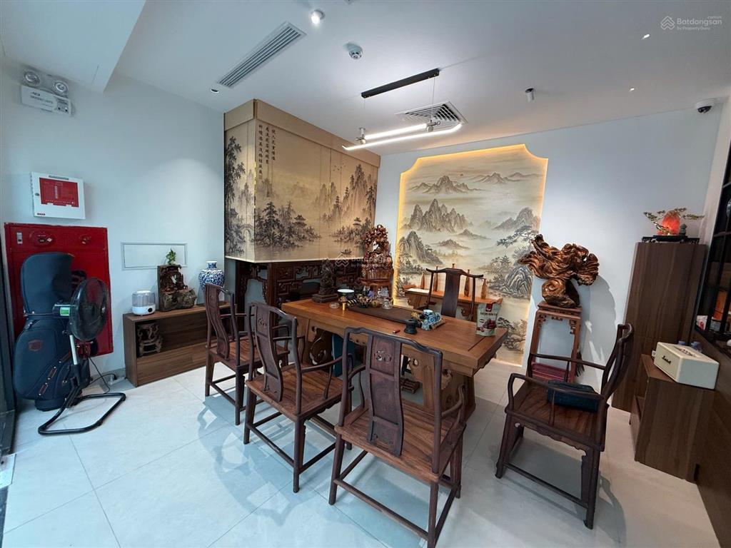 Chính chủ cần bán biệt thự kđt văn phú, lô góc thang máy siêu đẹp. 180m2  giá 55 tỷ.