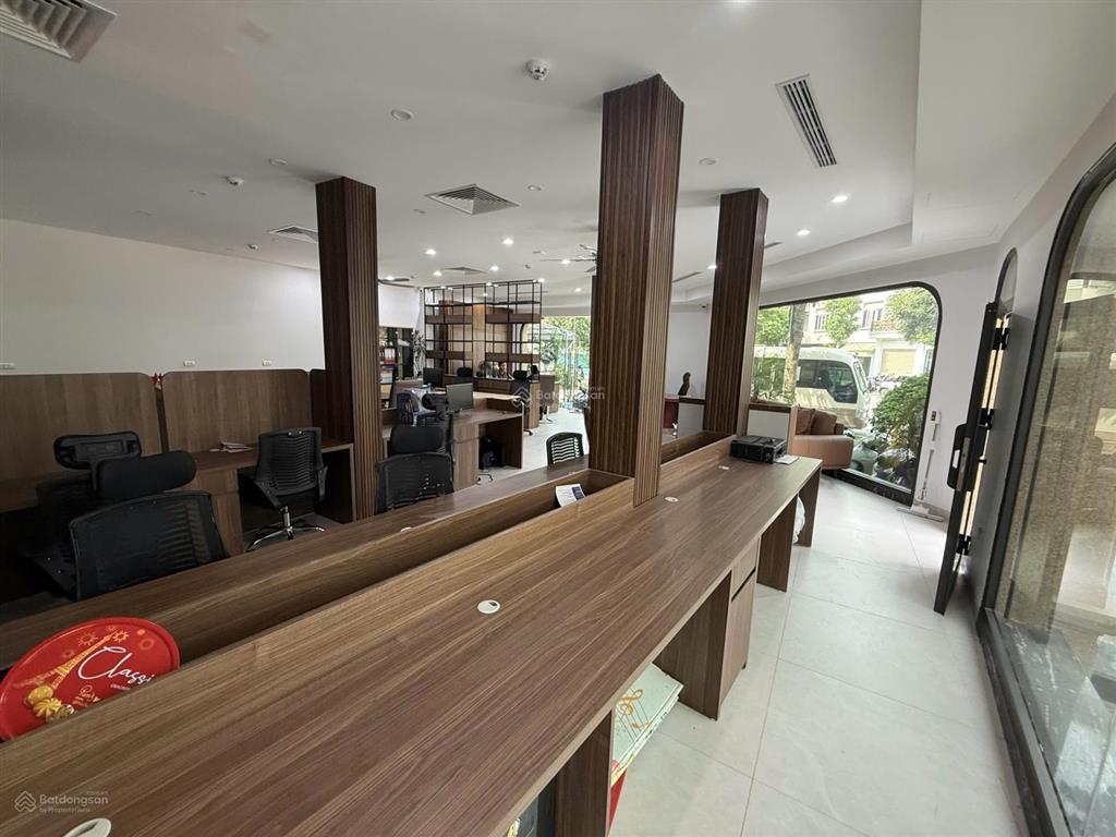 Chính chủ cần bán biệt thự kđt văn phú, lô góc thang máy siêu đẹp. 180m2  giá 55 tỷ.