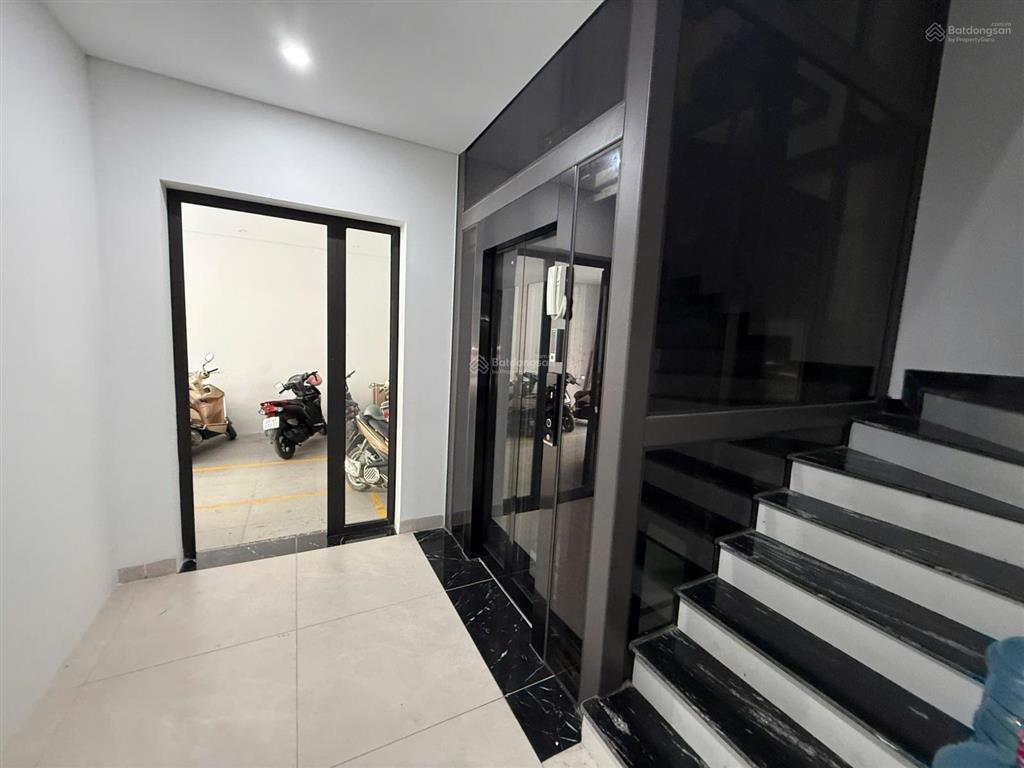 Chính chủ cần bán biệt thự kđt văn phú, lô góc thang máy siêu đẹp. 180m2  giá 55 tỷ.