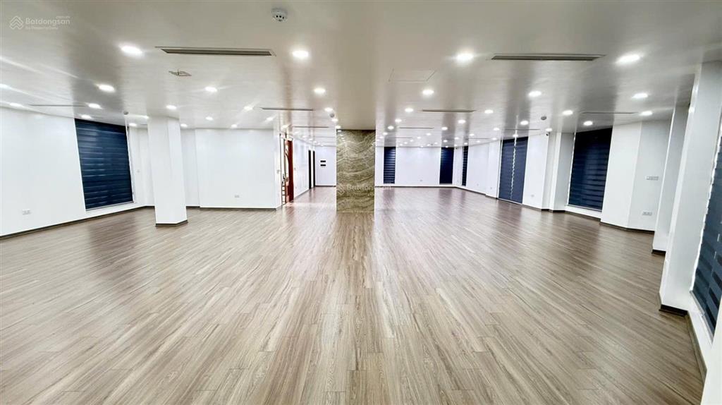 Bán tòa nhà mặt phố starlake tây hồ  lô góc 4 mặt thoáng. gần 500m2x5t  giá 450 tỷ.
