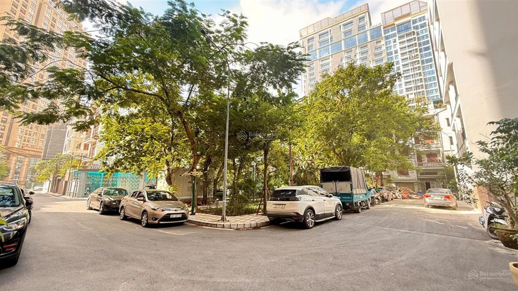 Bán đất biệt thự vườn đào  view vườn hoa  giá đầu tư. 290m2  mt 15m  giá 126 tỷ