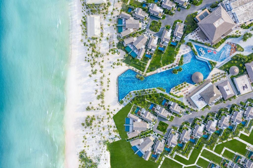 Bán biệt thự pool villa 3 phòng ngủ 247m2 tại sun premier village bãi kem full nội thất giá 12 tỷ