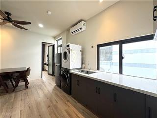 Cho thuê căn hộ 1pn ban công 40m2 ngay mặt tiền, giặt sấy riêng, thang máy  đi bộ qua ueh q10