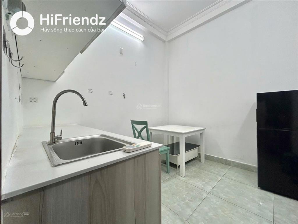 Căn hộ 1pn ban công nguyên tầng 40m2 full nt, trống sẵn, gần cầu ông lãnh & phố bùi viện q1