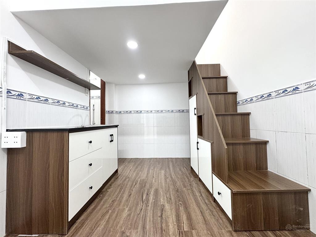 Cho thuê phòng trọ có gác mới 100% full nội thất, trống sẵn, ngay vòng xoay lý thái tổ q10