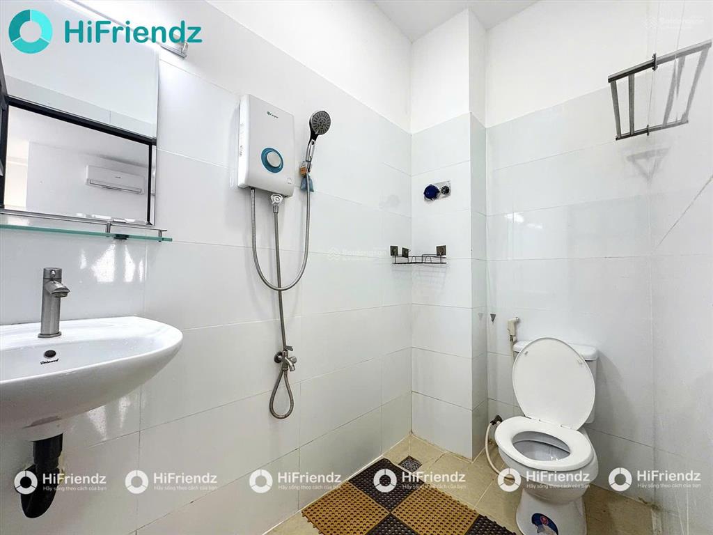 Cho thuê phòng ban công full nội thất, máy giặt riêng, trống sẵn, gần chợ hòa hưng q10