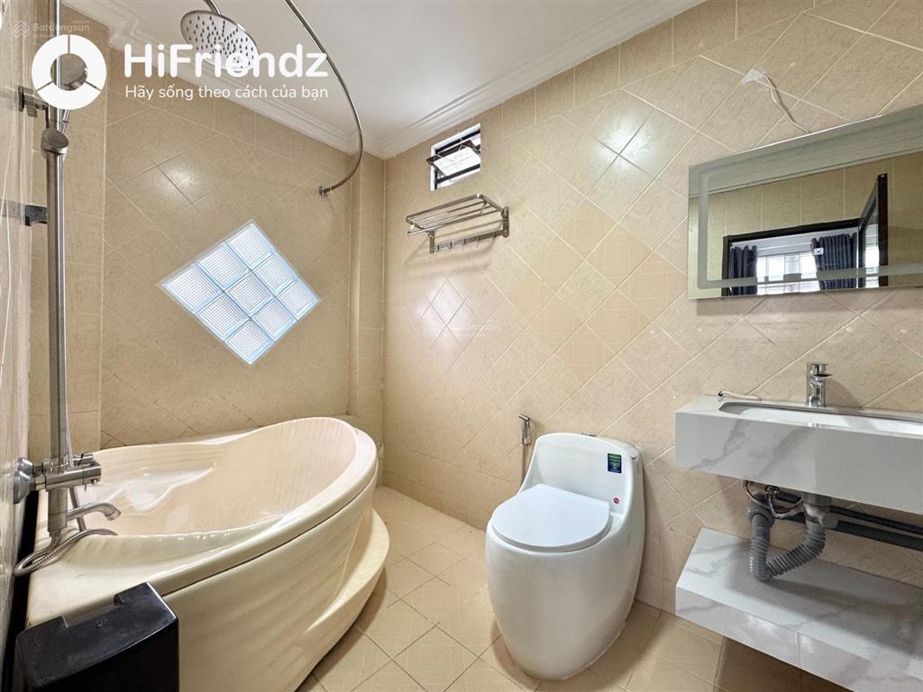 Cho thuê cc mini 1pn, 1wc chỉ tính điện và nước, hẻm ô tô, gần vòng xoay dân chủ quận 3