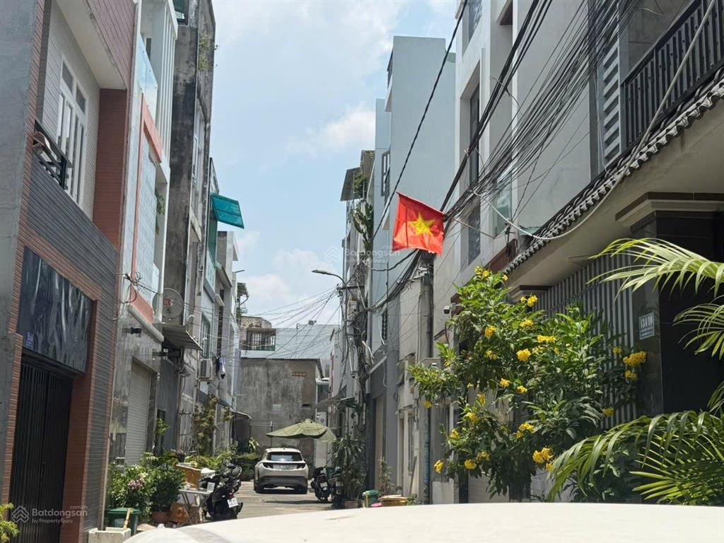 Nhà 3 tầng, sân thượng, ngay chợ đêm man thiện, tăng nhơn phú, thủ đức