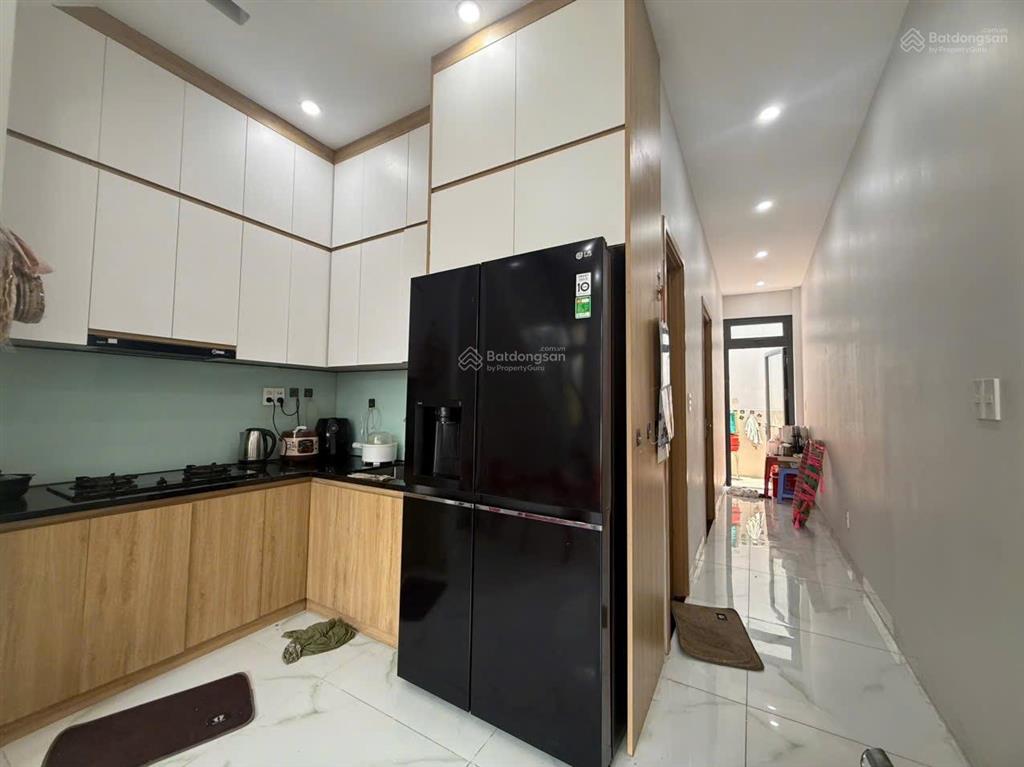 Nhà 3 tầng, sân thượng, ngay chợ đêm man thiện, tăng nhơn phú, thủ đức