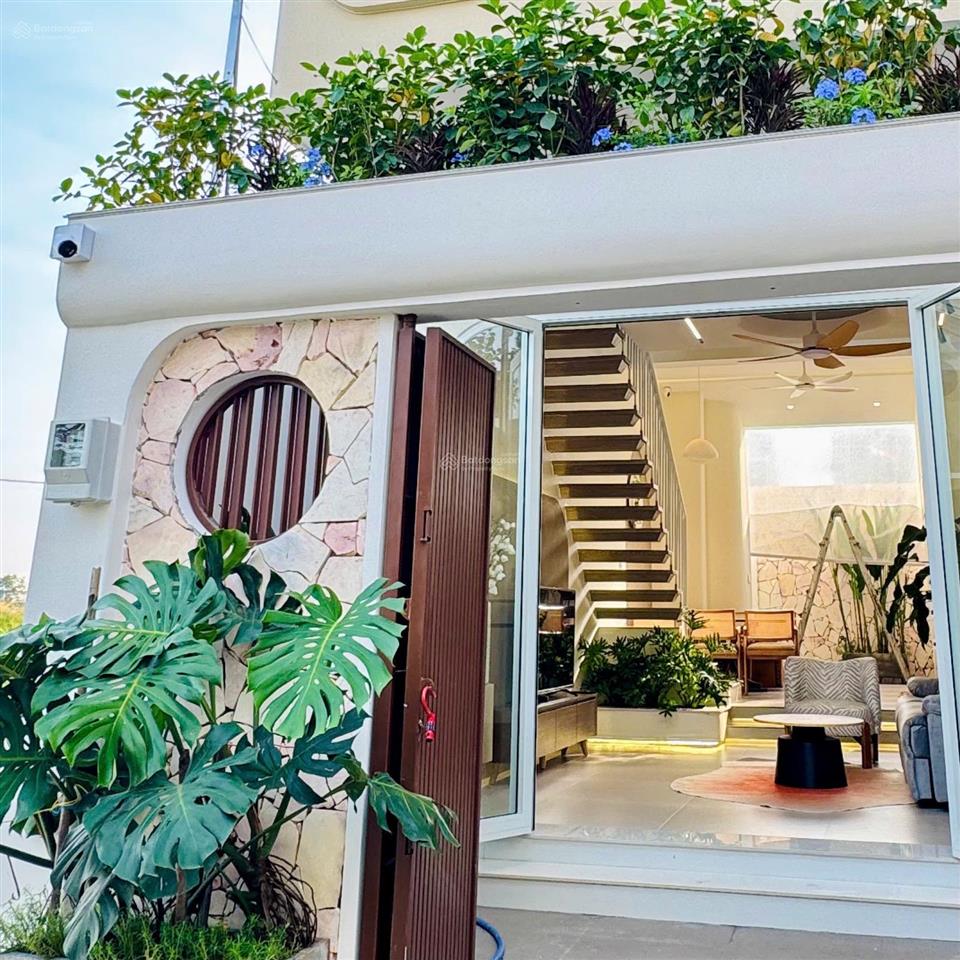Nhà 3 tầng khu bên sông cạnh vinhome, đường nguyễn xiển, long trường thủ đức