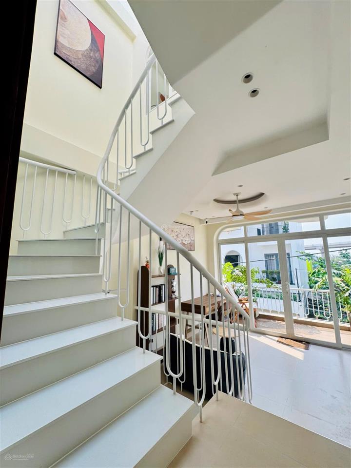 Nhà 3 tầng khu bên sông cạnh vinhome, đường nguyễn xiển, long trường thủ đức