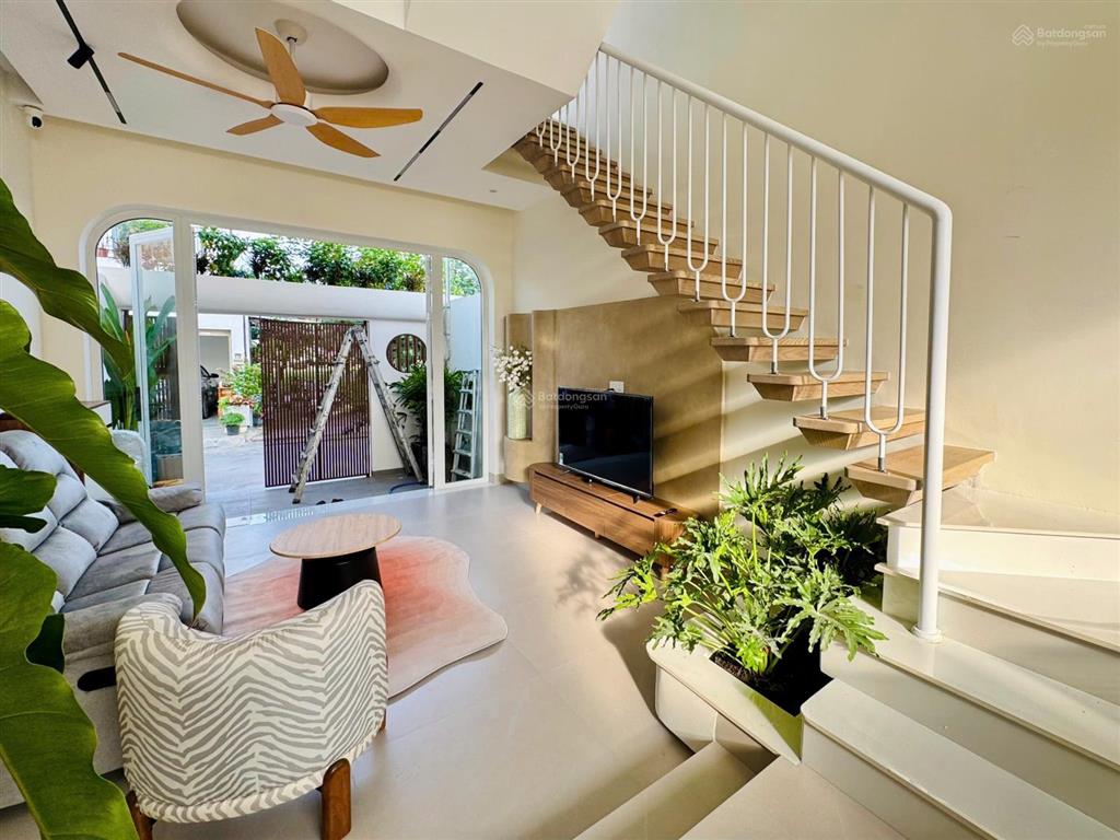 Nhà 3 tầng khu bên sông cạnh vinhome, đường nguyễn xiển, long trường thủ đức