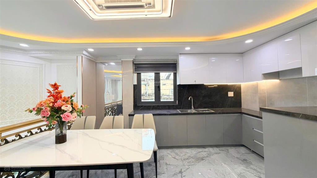 Bán nhà mới như hình góc 2mt đường quang trung, gò vấp. 7x7m, 5tầng có t.máy, hxh 5m, giá 7.7tỷ