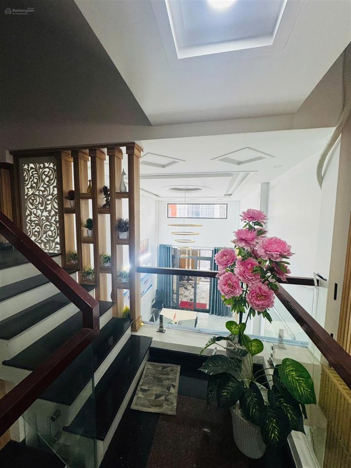 Bán nhà 1/ gần chợ phạm văn bạch và st emart phan huy ích, p12, gò vấp. 4x22m, 5tầng hxh có t.máy,