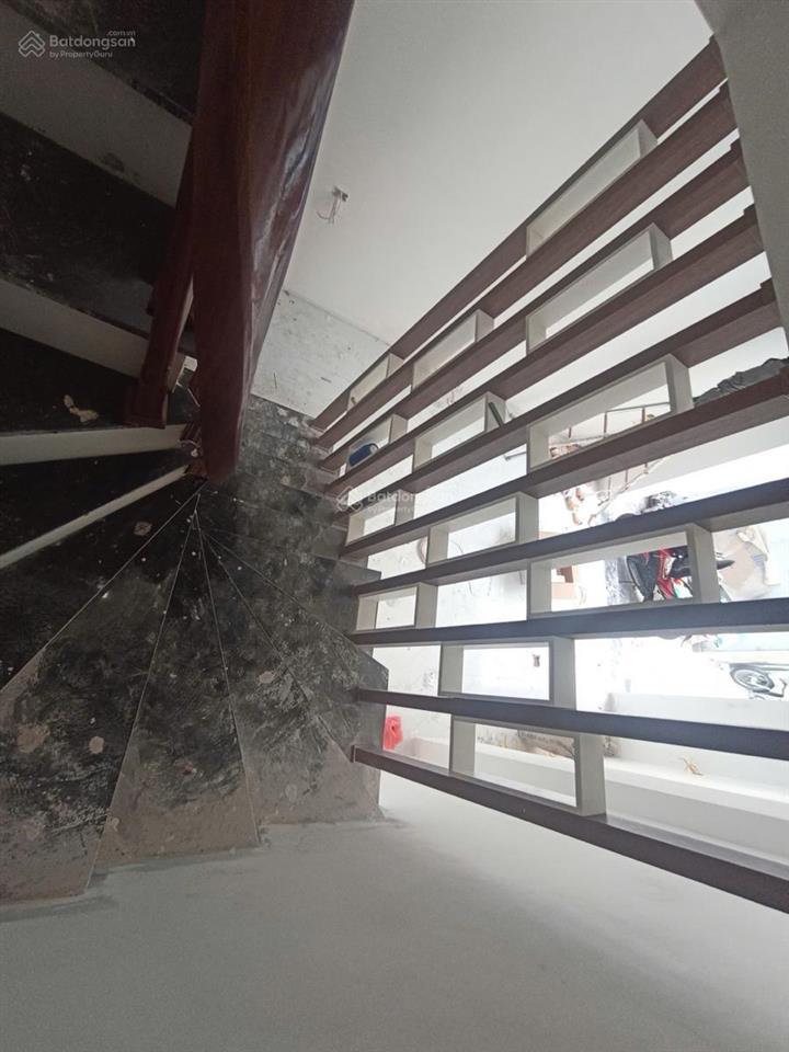 Hàng hot*nhà mới đón tết,que hàn, thường tín, 6,99 tỷ, 55m2,4 tầng đẹp,ô tô đỗ cổng sát quốc lộ 1a