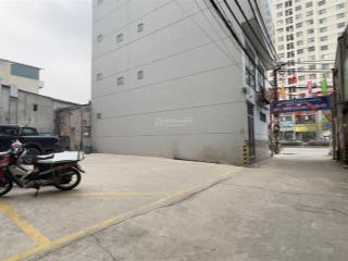 Tôi bán đất có nhà cấp 4 đầu ngõ 174 tam trinh. sđ25m2, mt4.5m. vị trí đẹp, dân trí cao.