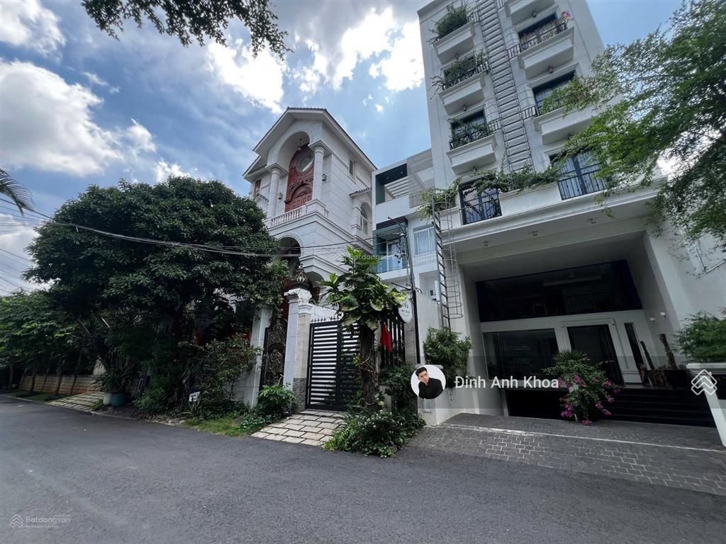 Khan hiếm!chủ hạ giá cần bán biệt thự khu phố tây xuân thuỷ quận 2.dt10x24m2 giá 79 tỷ.hầm 4 tầng