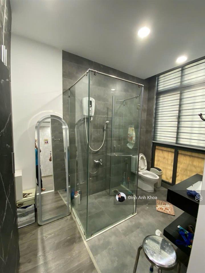 Chỉ 25 tỷ 2 mặt tiền bạch đằng p2, dt 106.5m2 nở hậu 6.6m, 7 tầng sát sân bay