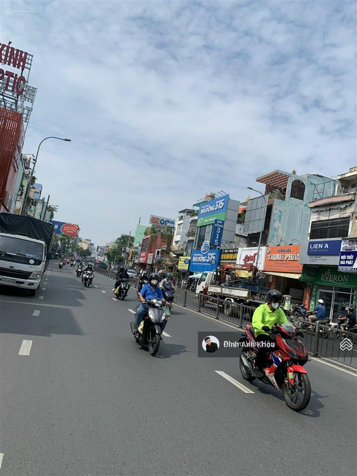 Bán nhà mặt tiền bạch đằng p14, bình thạnh, dt 8.4x22m, nằm đoạn đẹp nhất tuyến đường