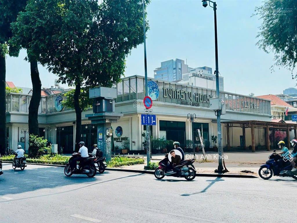 Cực vip  toà nhà mặt tiền trường sơn, q10  dt 15 x 20m  5 tầng tm  hđt 200tr  giá bán 79 tỷ