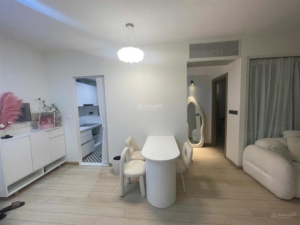 Cần cho thuê gấp căn hộ cao cấp vista verde, q2, 1pn, 1 wc, 56m², full nt. giá 13,5 tr/tháng