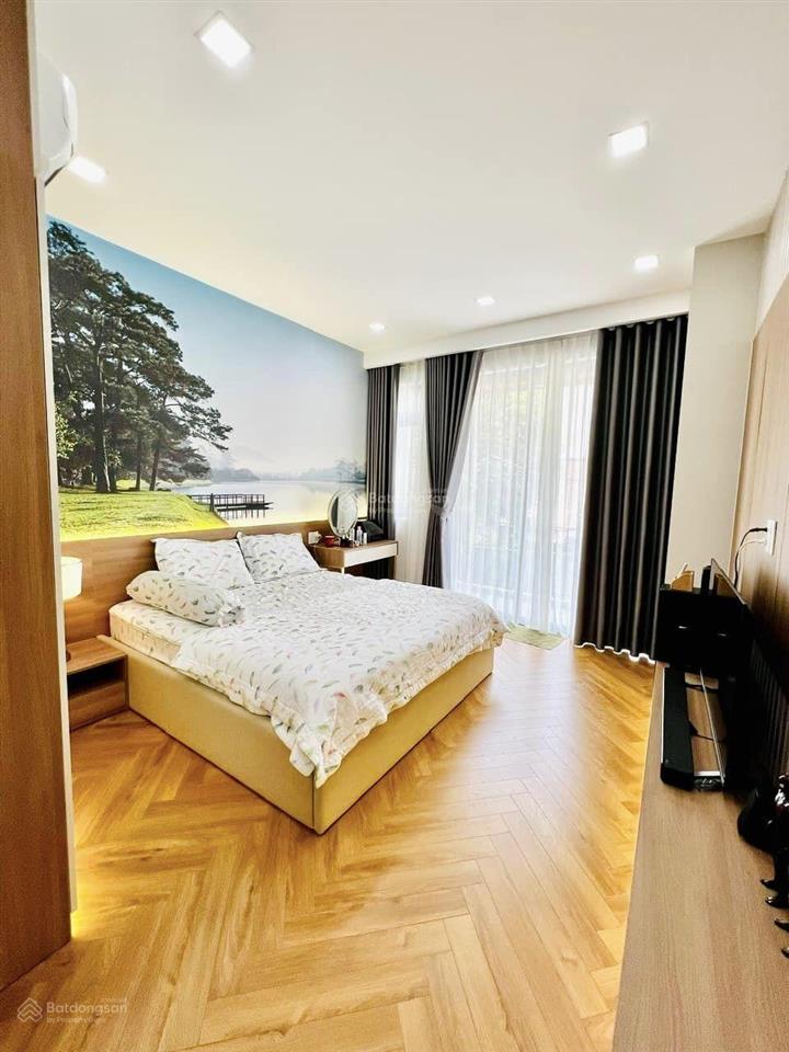 Phân lô bàn cờ khu vip ngọc thụy long biên  90m 5tầng thang máy gara 7chỗ  chỉ 22 tỷ ạ