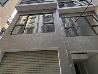 Nhà đẹp ngõ 61 phố trạm  diện tích 32m 6tầng đẹp và rẻ nhất khu phố trạm  giá chỉ 7,3 tỷ.