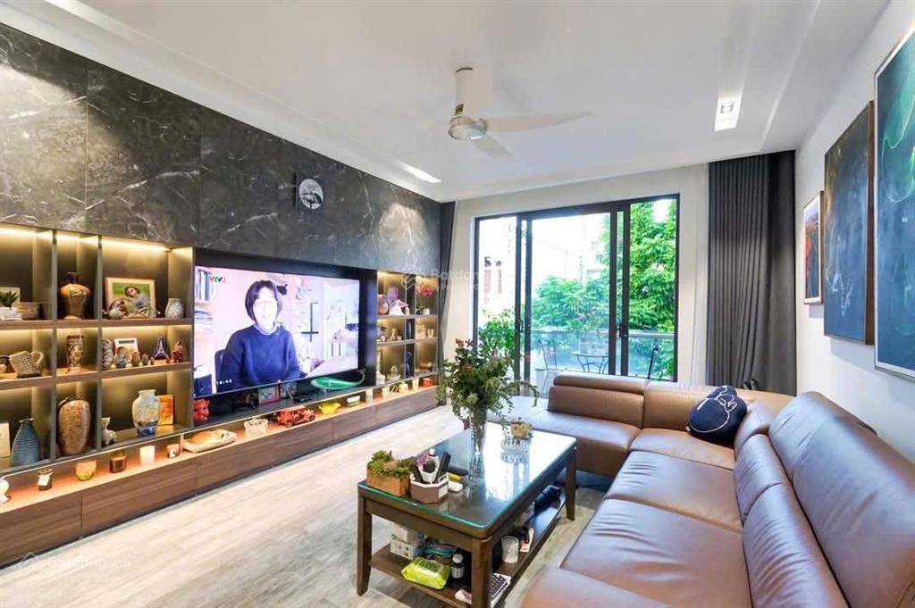 Nhà đẹp phố vip bồ đề  45m2 5 tầng full nội thất  ngõ siêu nông  rộng  chỉ 10,5 tỷ