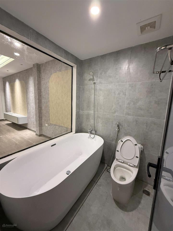 Ngọc thụy gần trường việt pháp  66m2 5 tầng thang máy mt 4,95m 12,5 tỷ nội thất nhập khẩu
